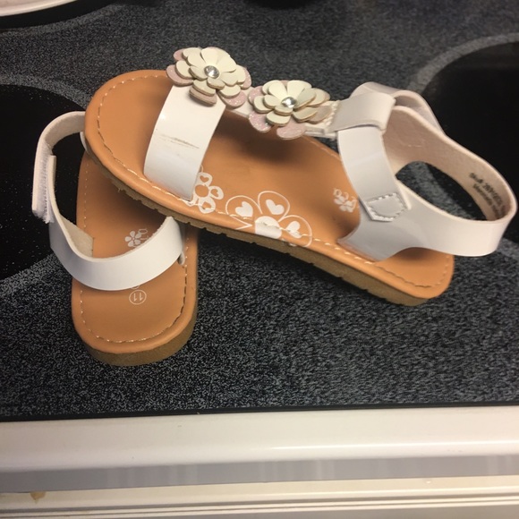Girls Sandals size 11 - Picture 2 of 8